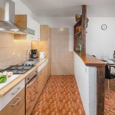 Casa Viktoria With Private Garden And Bbq *