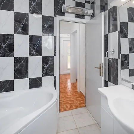 Feriehus Casa Viktoria With Private Garden And Bbq *