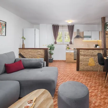 別荘 Casa Viktoria With Private Garden And Bbq Košinožići