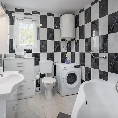 Casa Viktoria With Private Garden And Bbq 別荘 *