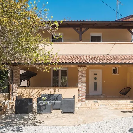 Casa Viktoria With Private Garden And Bbq 別荘 Košinožići